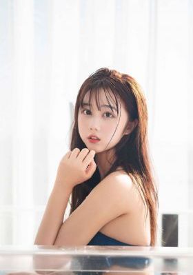 比基尼美女